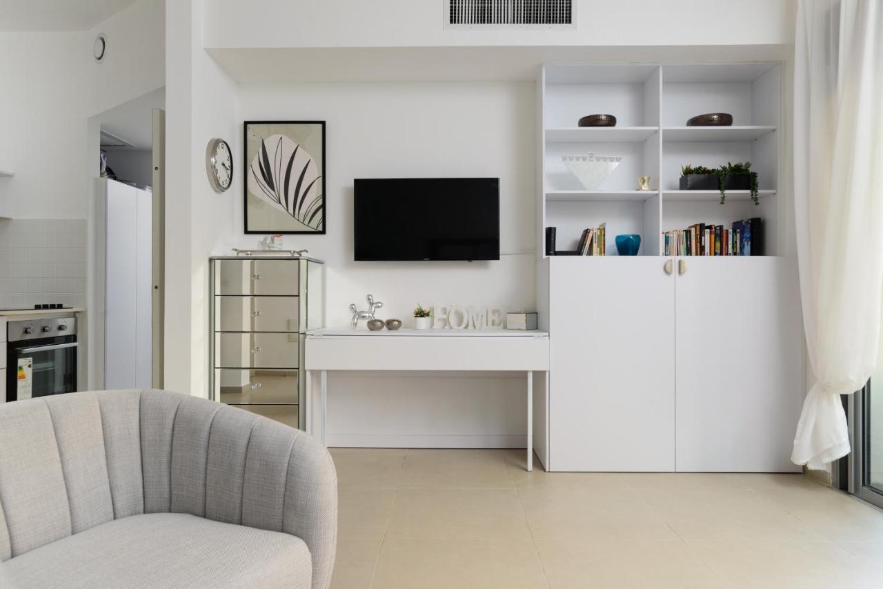 Quiet Hideaway & Terrace Near Beach By Feelhome Τελ Αβίβ Εξωτερικό φωτογραφία